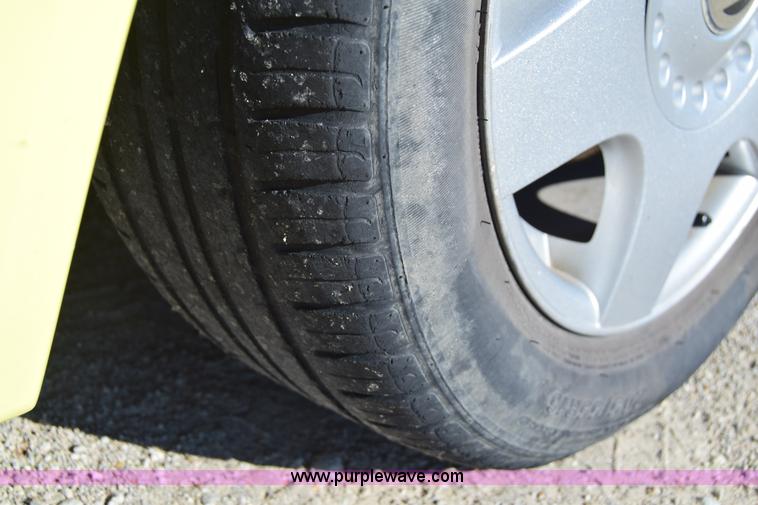 image for item J6601 2001 Volkswagen New Beetle GLS