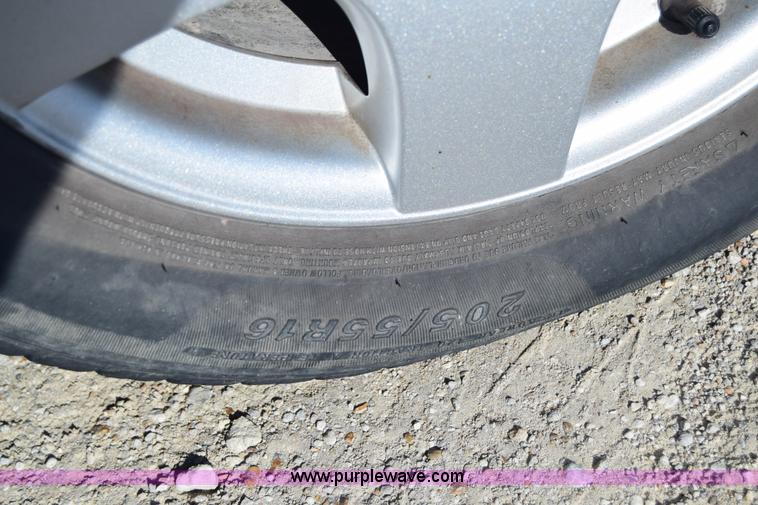 image for item J6601 2001 Volkswagen New Beetle GLS