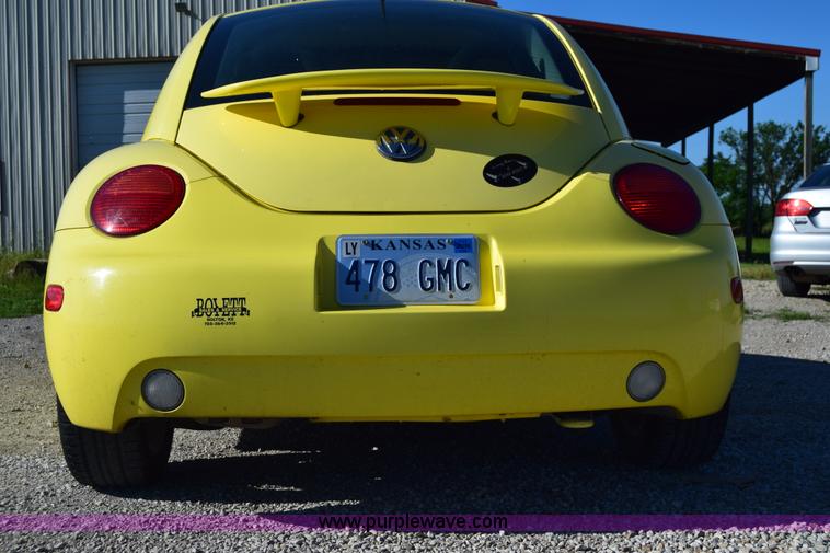 image for item J6601 2001 Volkswagen New Beetle GLS