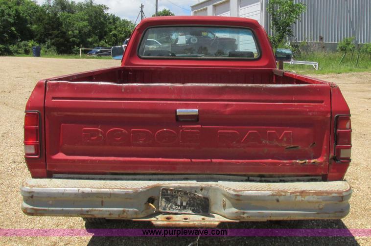image for item K2148 1993 Dodge Ram 150 pickup truck