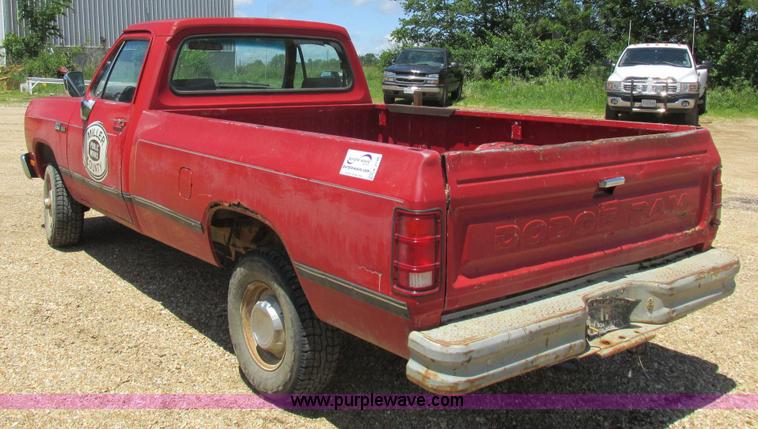 image for item K2148 1993 Dodge Ram 150 pickup truck