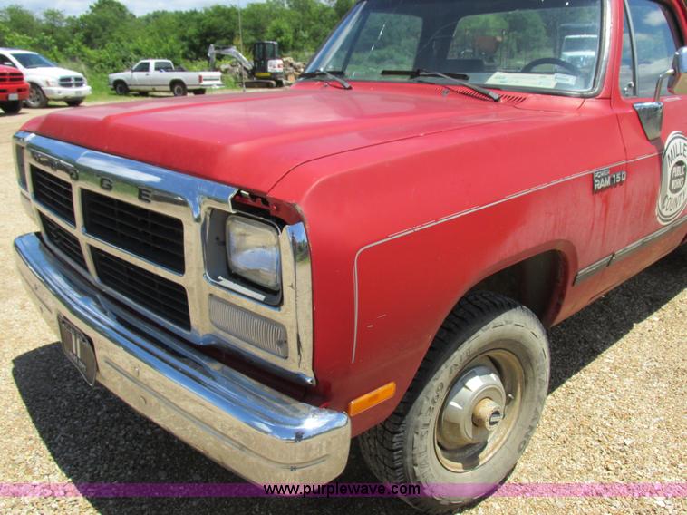 image for item K2148 1993 Dodge Ram 150 pickup truck