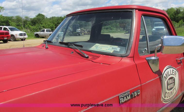 image for item K2148 1993 Dodge Ram 150 pickup truck