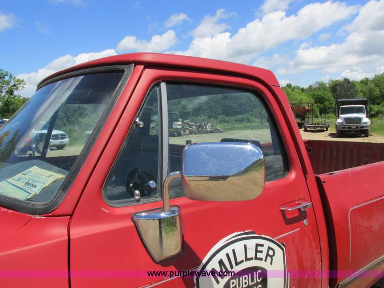 image for item K2148 1993 Dodge Ram 150 pickup truck