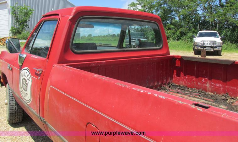 image for item K2148 1993 Dodge Ram 150 pickup truck