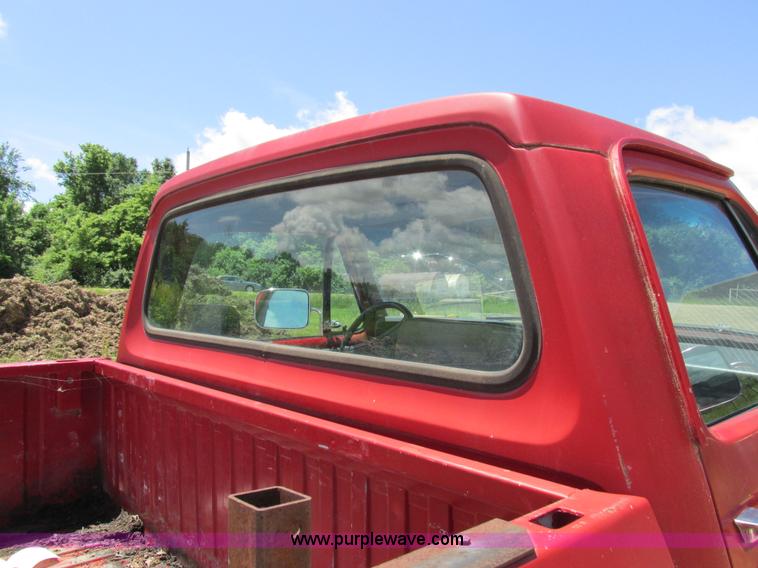 image for item K2148 1993 Dodge Ram 150 pickup truck