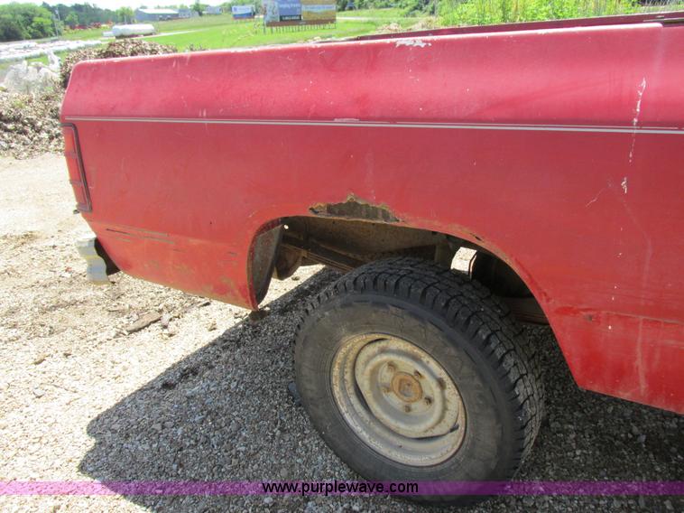 image for item K2148 1993 Dodge Ram 150 pickup truck