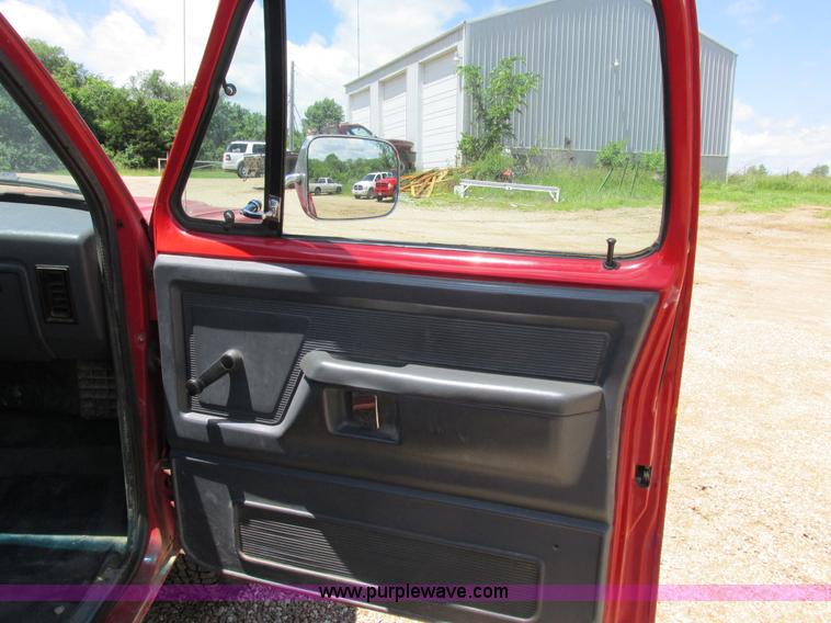 image for item K2148 1993 Dodge Ram 150 pickup truck