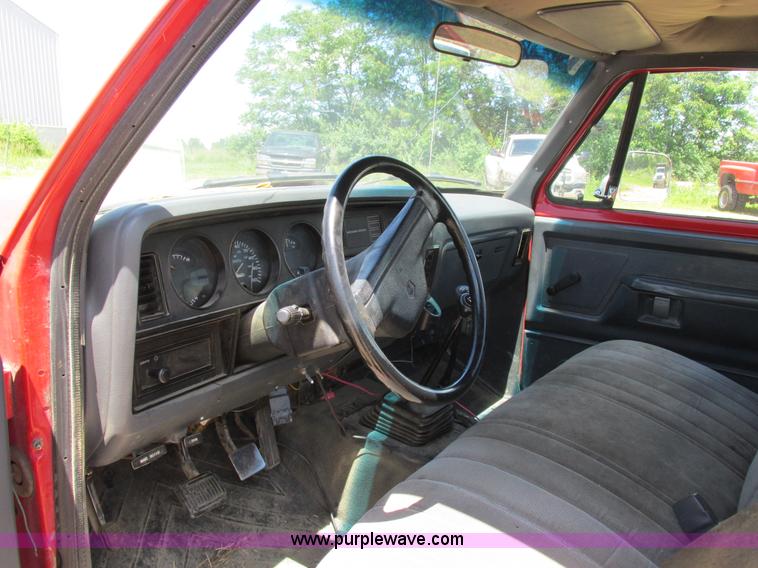 image for item K2148 1993 Dodge Ram 150 pickup truck