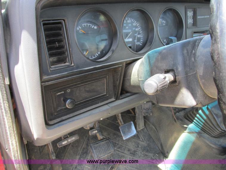image for item K2148 1993 Dodge Ram 150 pickup truck