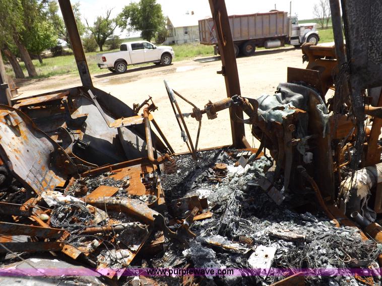 image for item K3925 New Holland T8050 MFWD tractor