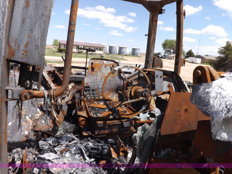 image for item K3925 New Holland T8050 MFWD tractor