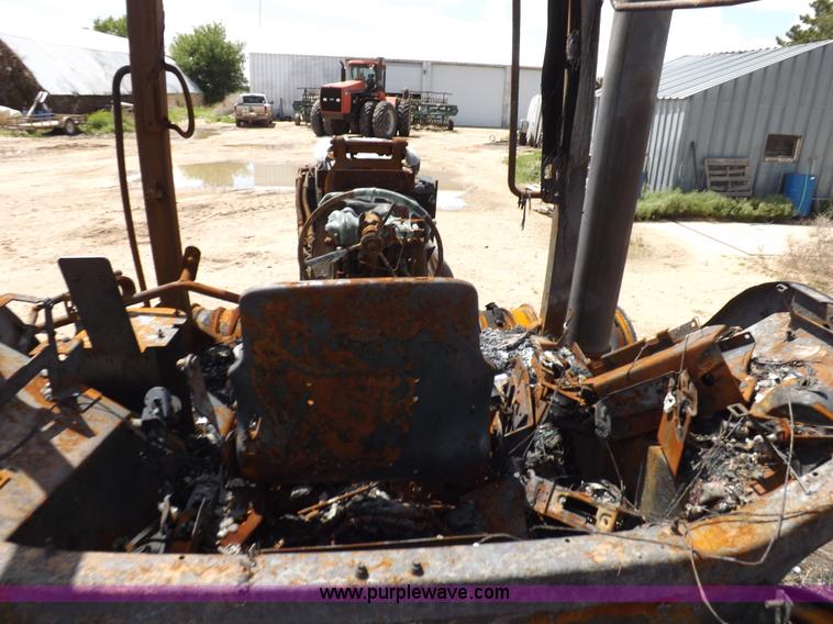 image for item K3925 New Holland T8050 MFWD tractor