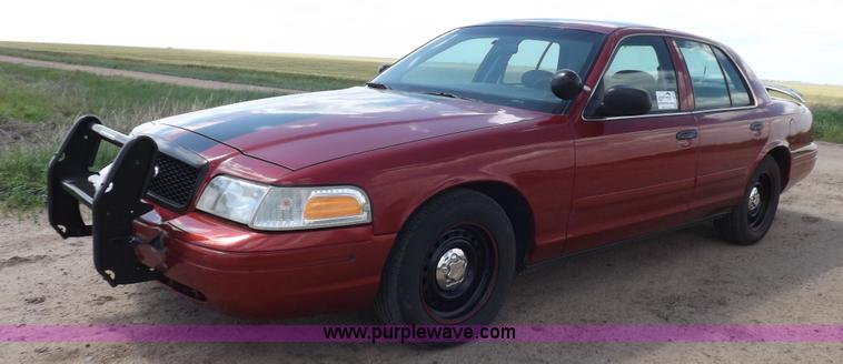 image for item K3975 2001 Ford Crown Victoria Police Interceptor