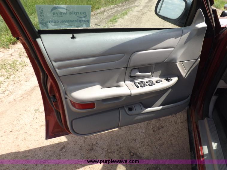 image for item K3975 2001 Ford Crown Victoria Police Interceptor