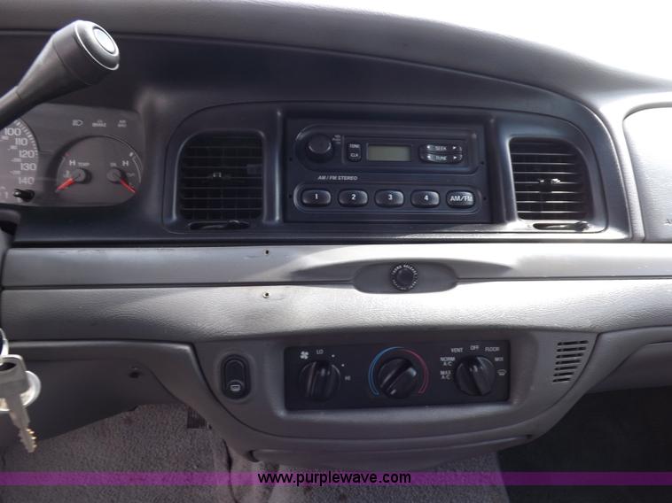 image for item K3975 2001 Ford Crown Victoria Police Interceptor