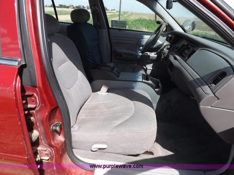 image for item K3975 2001 Ford Crown Victoria Police Interceptor