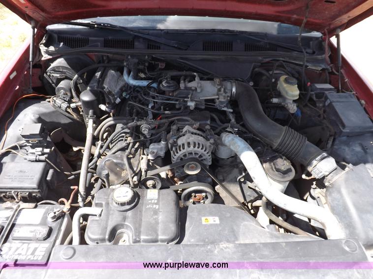 image for item K3975 2001 Ford Crown Victoria Police Interceptor