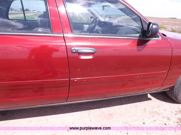 image for item K3975 2001 Ford Crown Victoria Police Interceptor