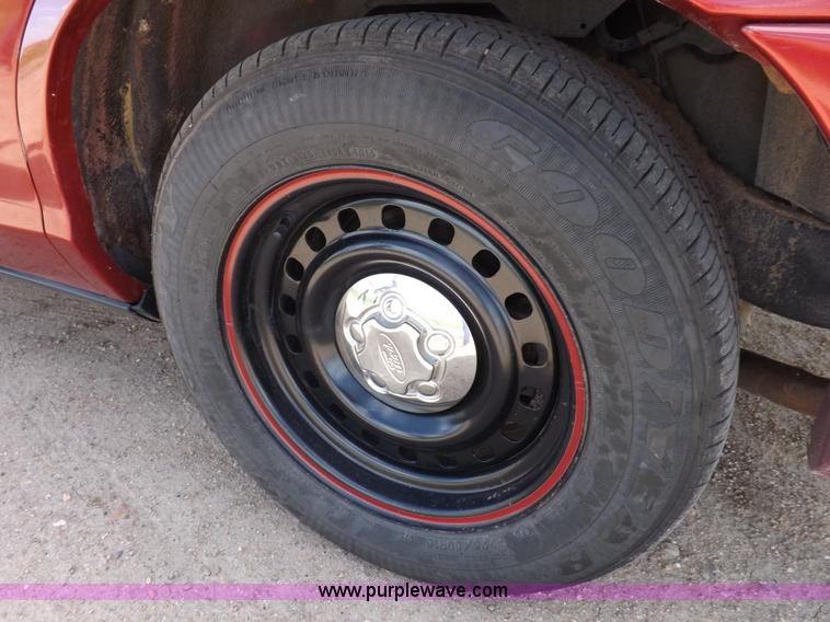 image for item K3975 2001 Ford Crown Victoria Police Interceptor