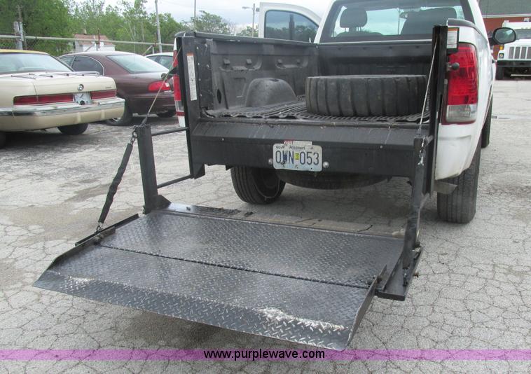image for item K5064 2009 GMC Sierra 1500 pickup truck