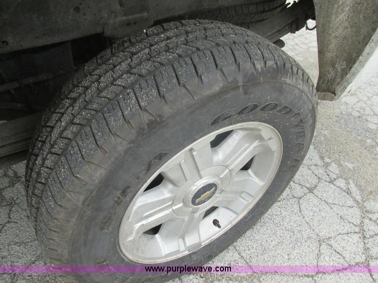 image for item K5064 2009 GMC Sierra 1500 pickup truck