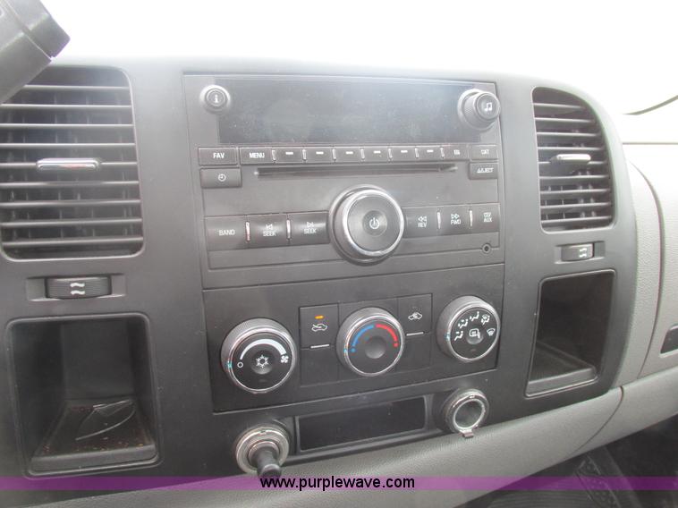 image for item K5064 2009 GMC Sierra 1500 pickup truck