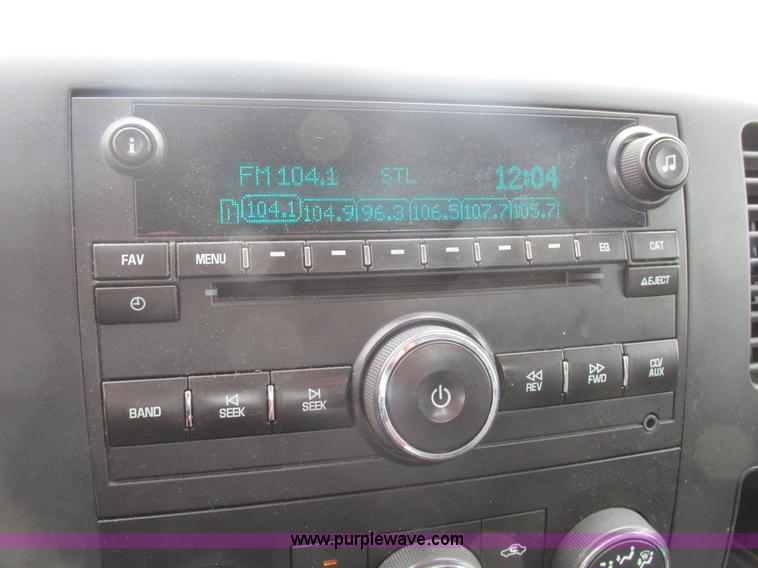 image for item K5064 2009 GMC Sierra 1500 pickup truck