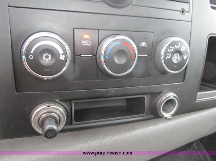 image for item K5064 2009 GMC Sierra 1500 pickup truck