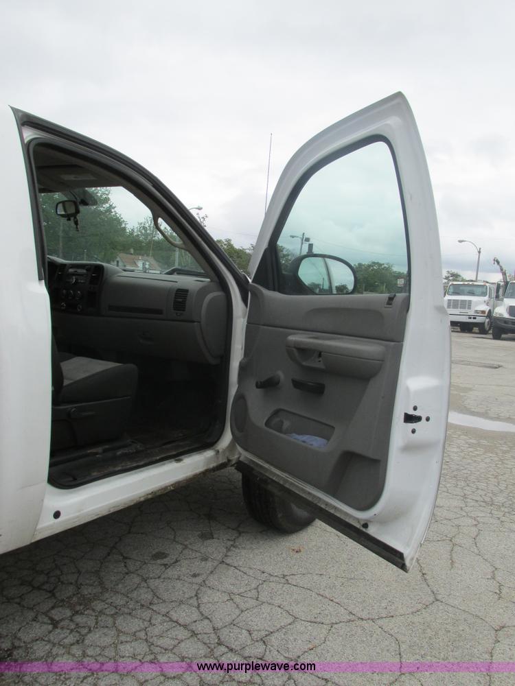 image for item K5064 2009 GMC Sierra 1500 pickup truck