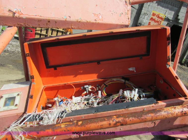 image for item K5071 1998 JLG 40H boom lift