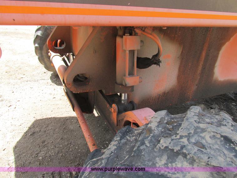 image for item K5071 1998 JLG 40H boom lift