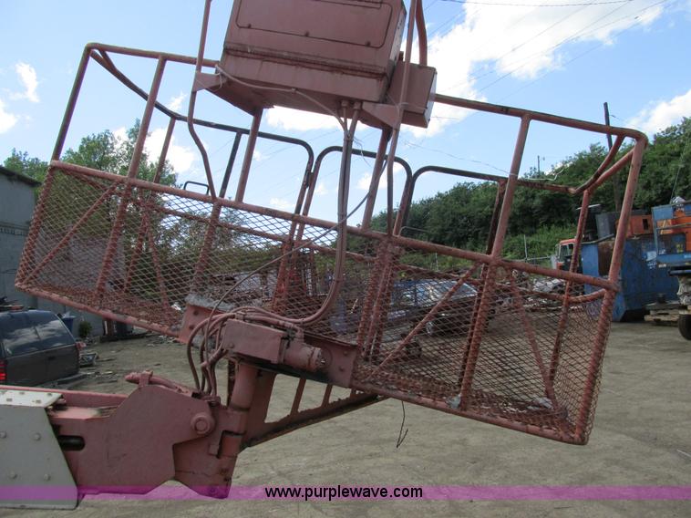 image for item K5071 1998 JLG 40H boom lift