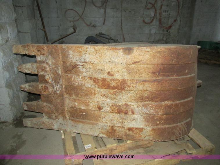 image for item K5073 CF 36" excavator bucket