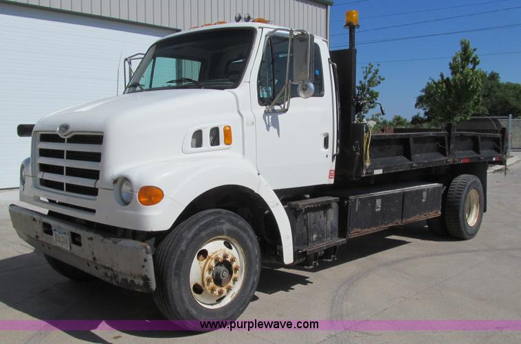 image for item K5711 1998 Ford L8501 dump truck