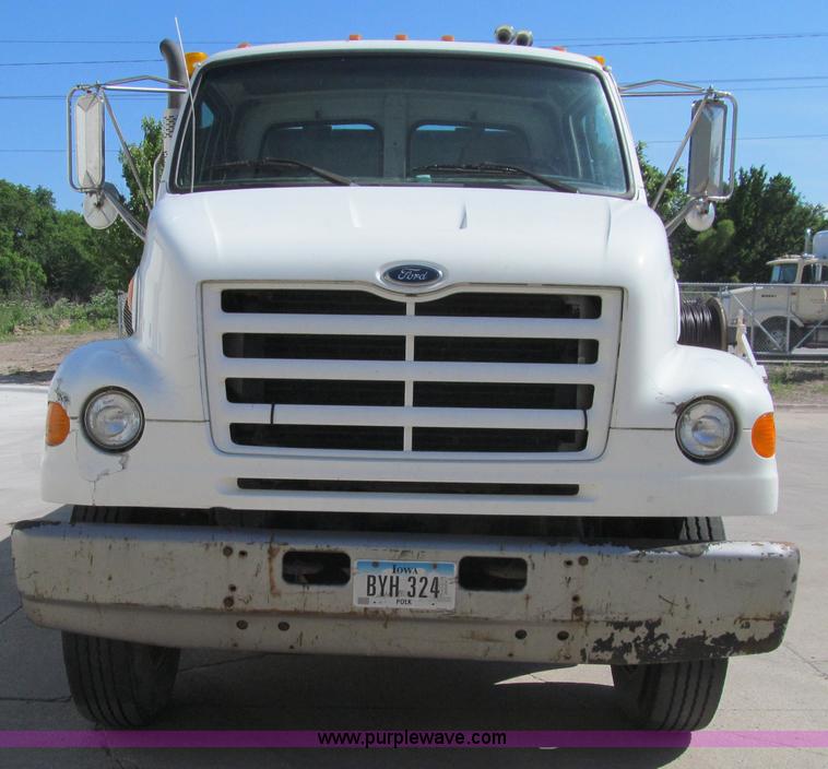 image for item K5711 1998 Ford L8501 dump truck