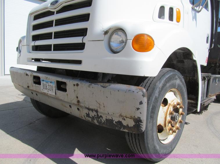 image for item K5711 1998 Ford L8501 dump truck