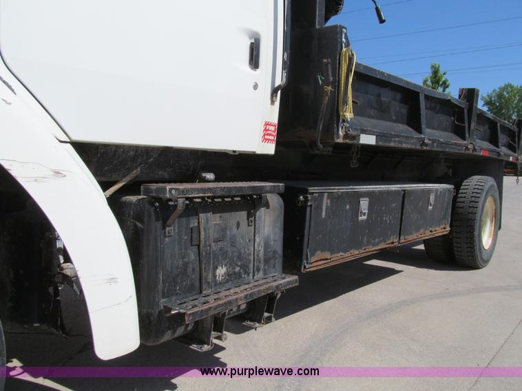image for item K5711 1998 Ford L8501 dump truck