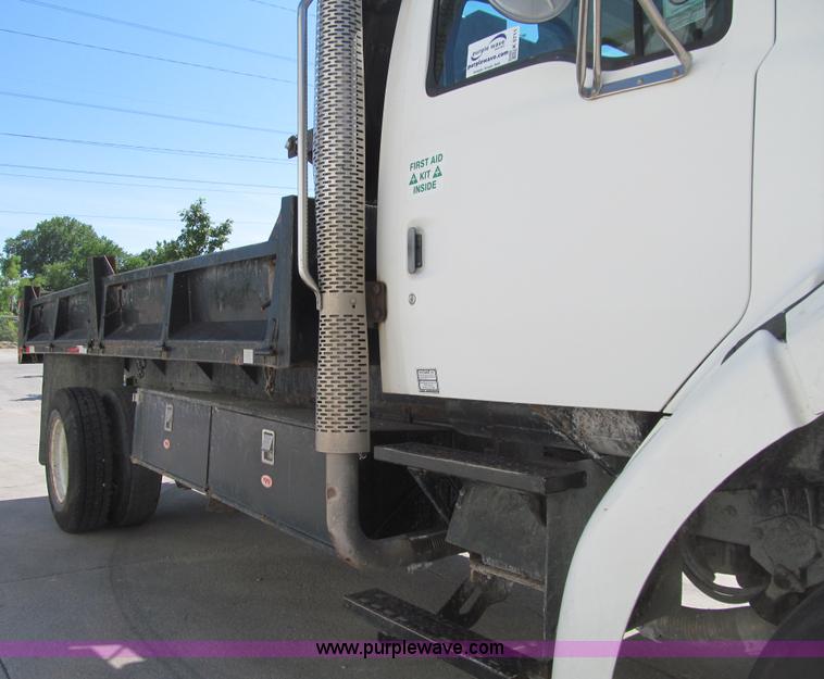 image for item K5711 1998 Ford L8501 dump truck