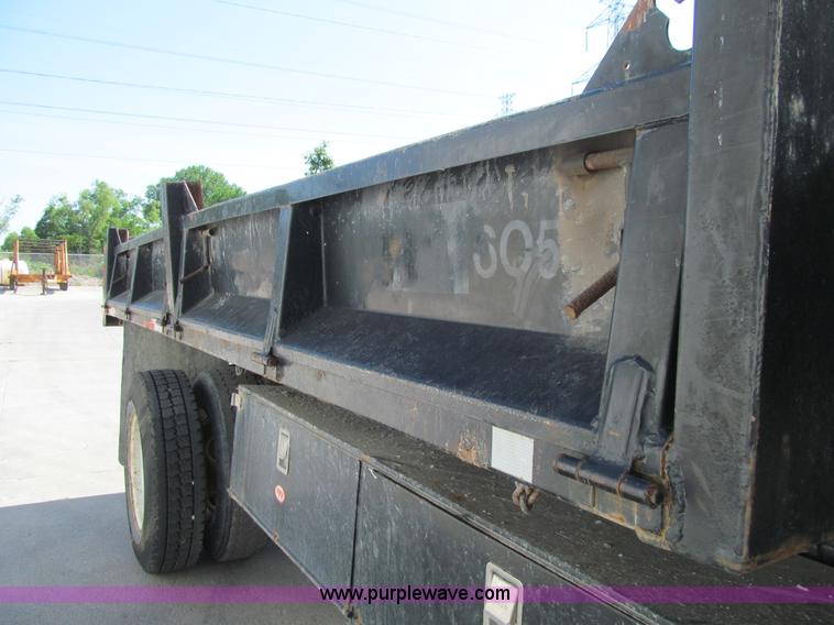 image for item K5711 1998 Ford L8501 dump truck