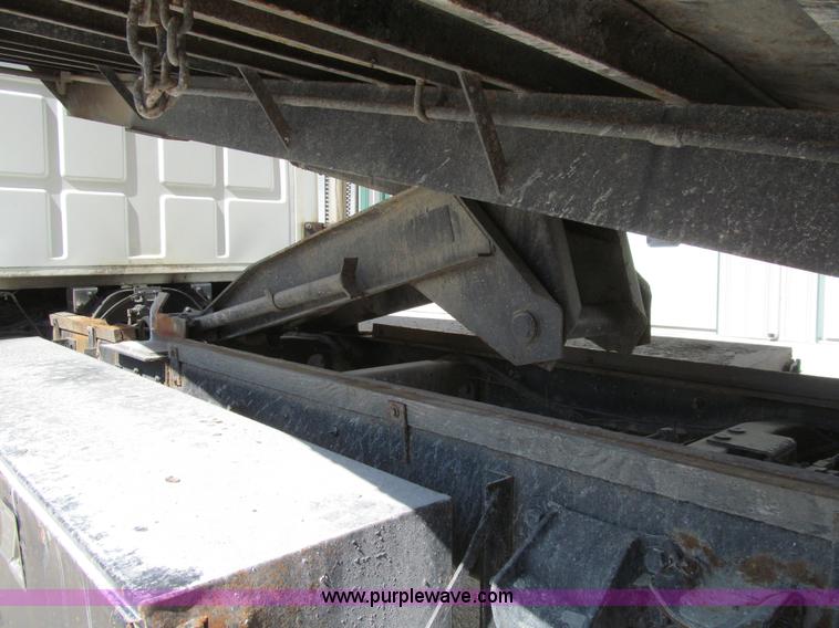 image for item K5711 1998 Ford L8501 dump truck