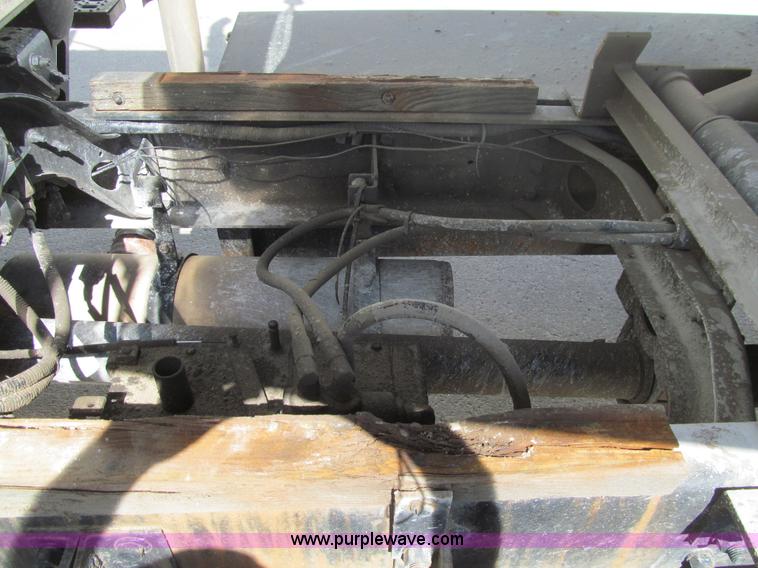 image for item K5711 1998 Ford L8501 dump truck