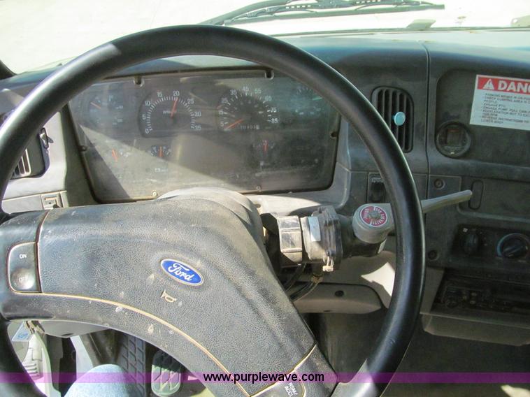 image for item K5711 1998 Ford L8501 dump truck