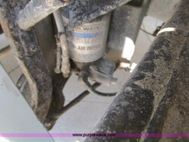 image for item K5711 1998 Ford L8501 dump truck