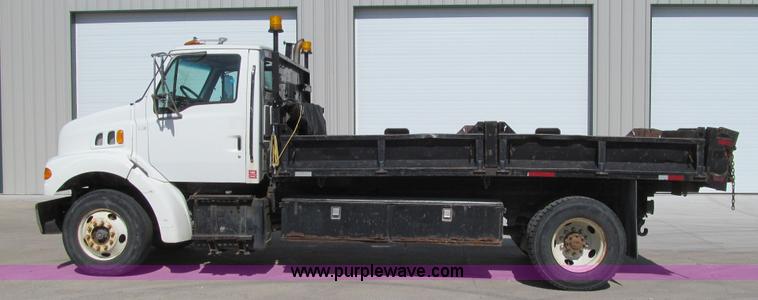 image for item K5711 1998 Ford L8501 dump truck