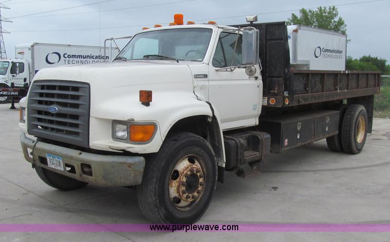 image for item K5712 1997 Ford F800 dump truck