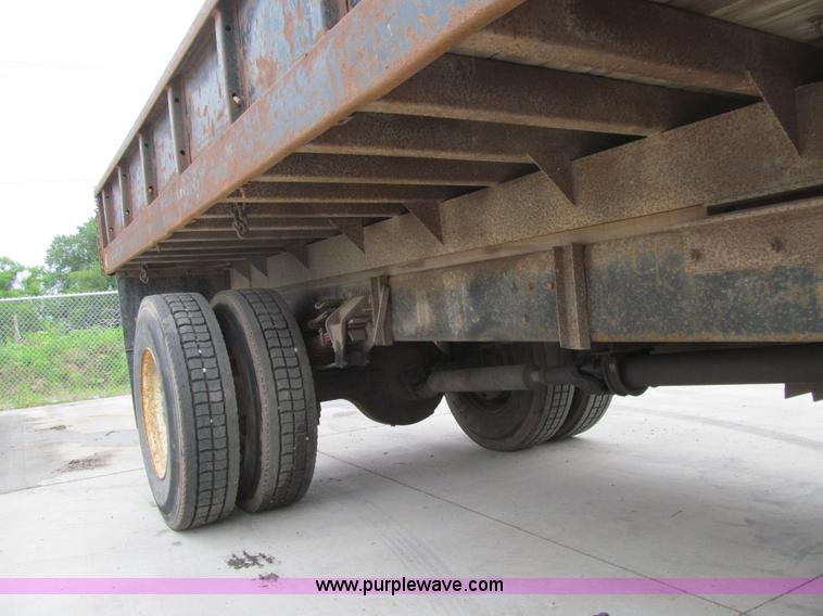 image for item K5712 1997 Ford F800 dump truck