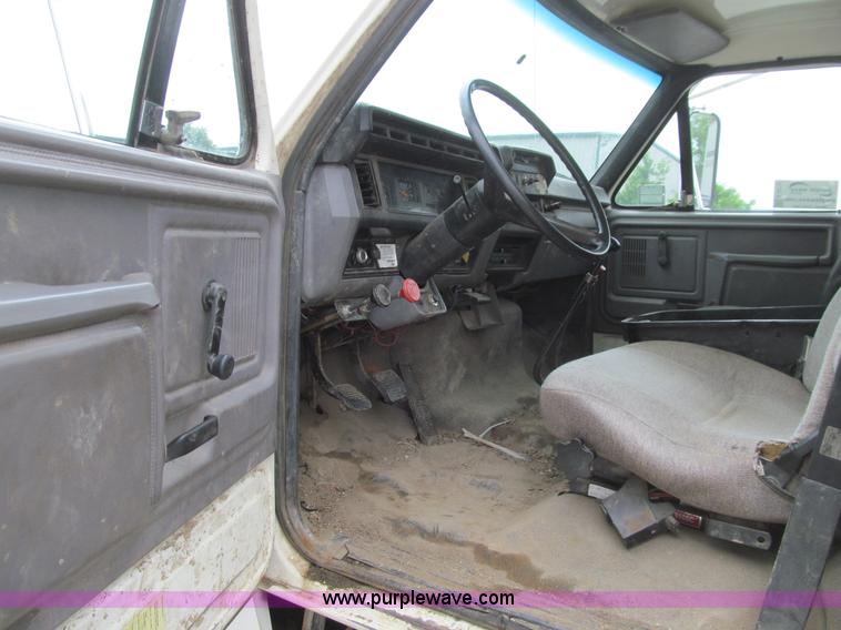 image for item K5712 1997 Ford F800 dump truck