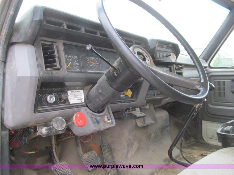 image for item K5712 1997 Ford F800 dump truck