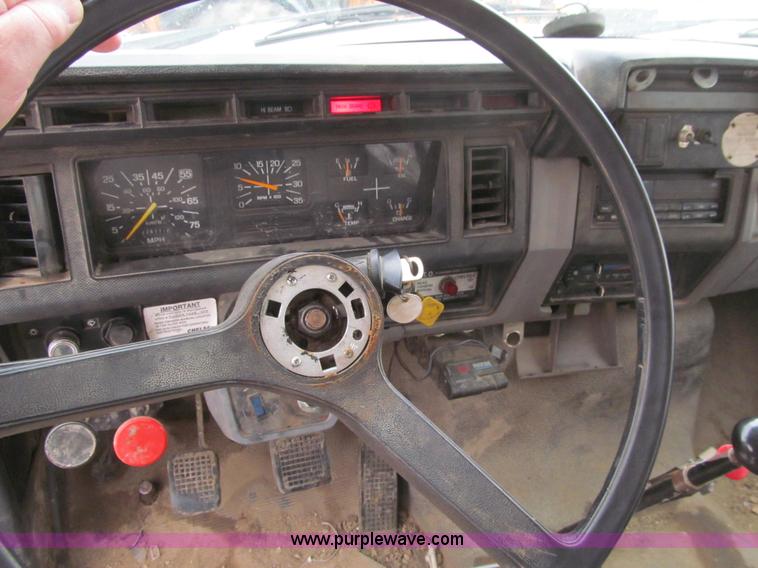 image for item K5712 1997 Ford F800 dump truck